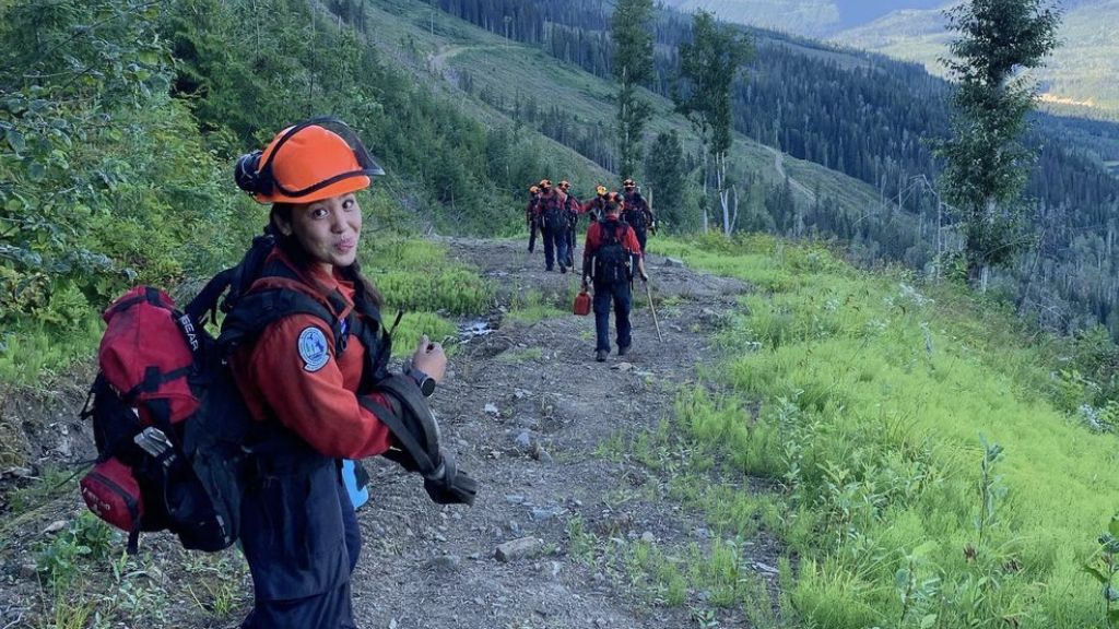 V Kanadě stále hoří lesy. Při zásahu zemřela 19letá hasička